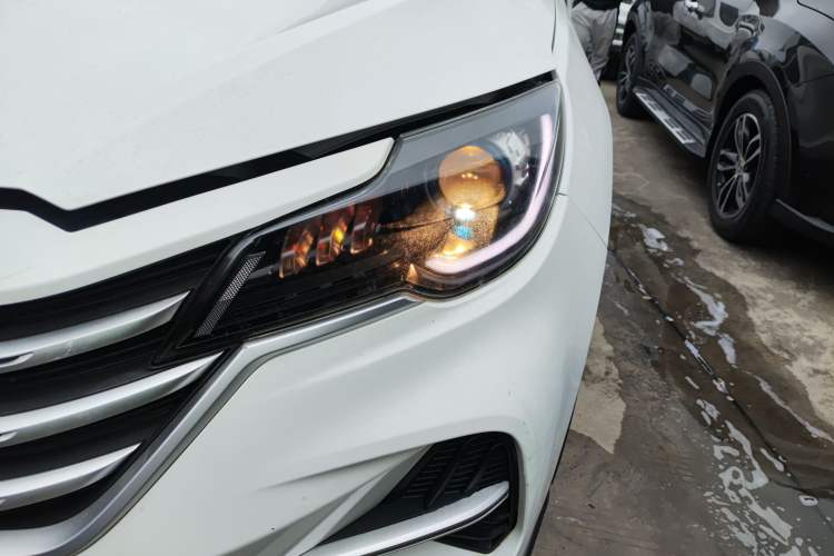 Used JETOUR X70M 2020 Revised 1.5T Manual Partner Version 6-Seater Left Front Headlight