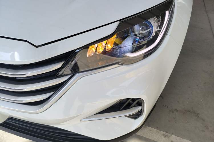 Used JETOUR X70M 2020 Revised Version 1.5T DCT Companion Edition 5 Seats Left Front Headlight
