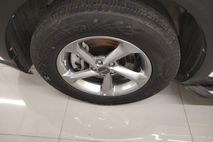 Used JETOUR X70M 2020 Revised 1.5T Manual Travel Companion Version 5 Seats Left Front Wheel Hub