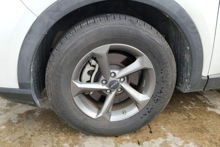 Used JETOUR X70M 2020 Revised Version 1.5T DCT Companion Edition 5 Seats Left Front Wheel Hub