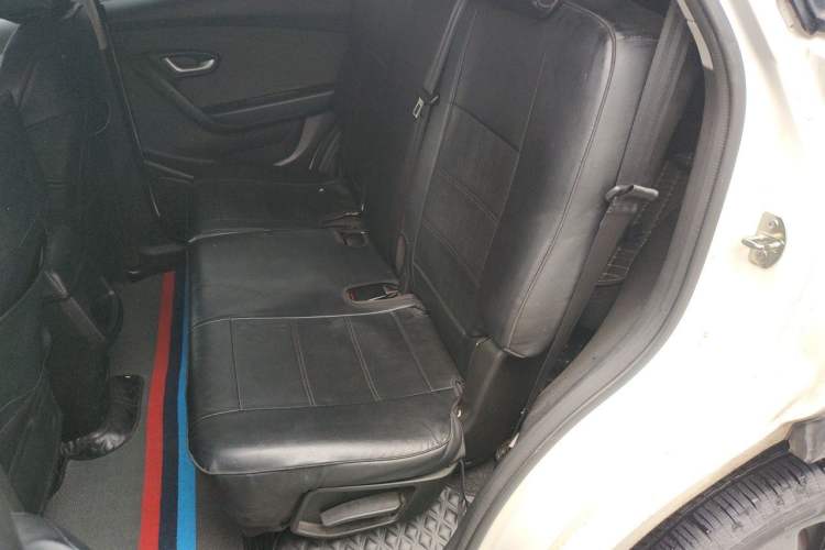 Used JETOUR X70M 2020 1.5T Manual Value-Packed 7-Seater Left Rear Seat