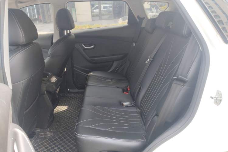 Used JETOUR X70M 2020 Revised 1.5T Manual Partner Version 5-Seater Left Rear Seat