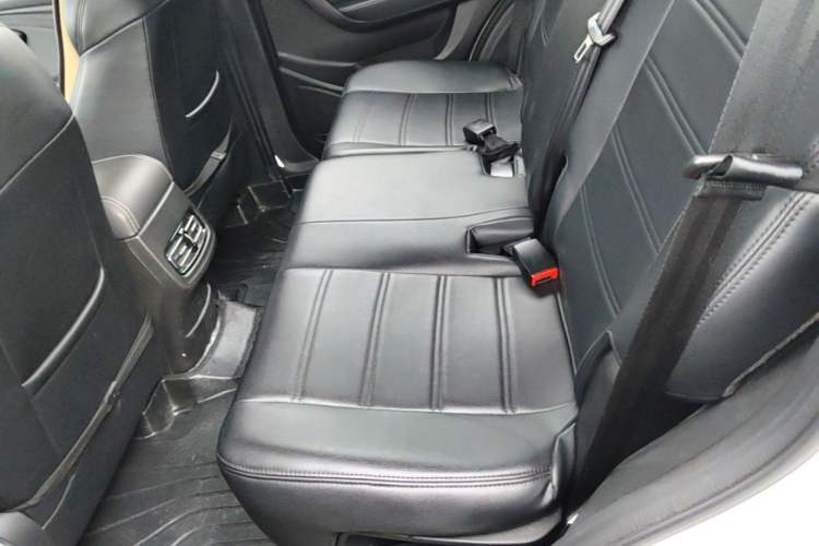 Used JETOUR X70M 2020 Revised Version 1.5T DCT Companion Edition 5 Seats Left Rear Seat
