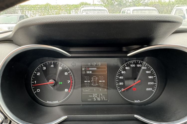 Used JETOUR X70M 2020 1.5T Manual Partner Model Odometer Close Up