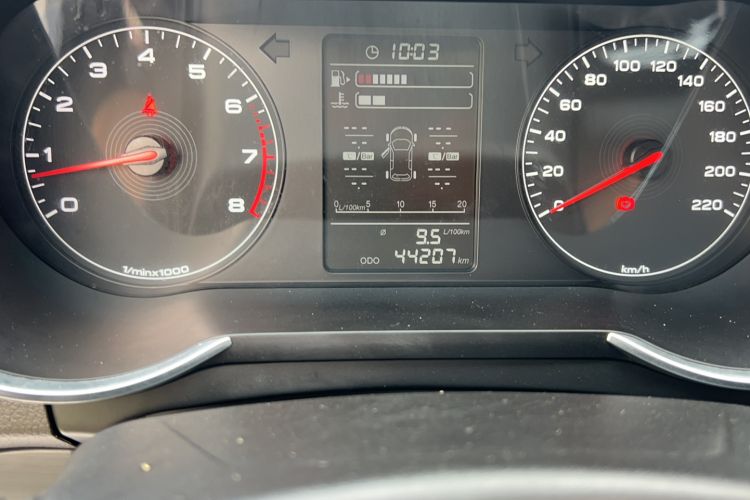 Used JETOUR X70M 2020 Revised 1.5T Manual Travel Companion Version 5 Seats Odometer Close Up