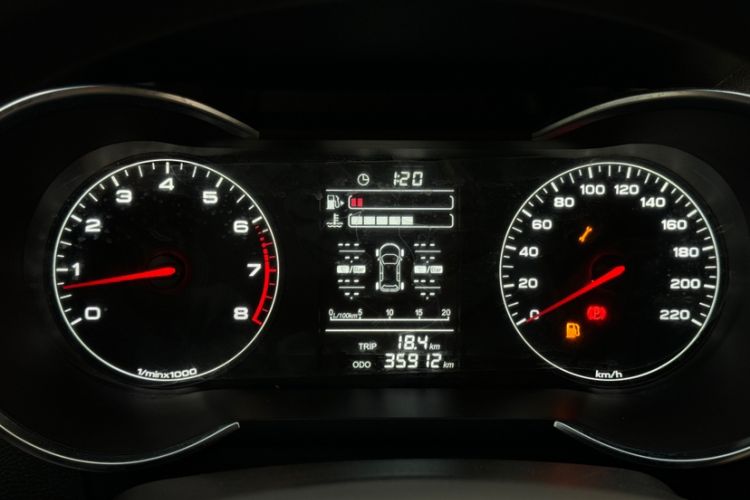 Used JETOUR X70M 2020 1.5T Manual Partner Model Odometer Close Up