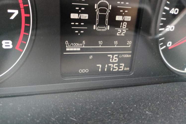 Used JETOUR X70M 2020 1.5T Manual Value-Packed 7-Seater Odometer Close Up