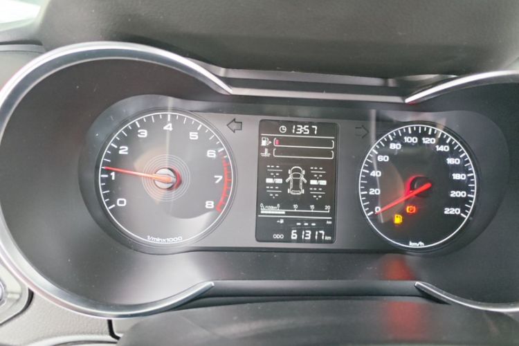 Used JETOUR X70M 2020 1.5T Manual Travel Companion Model Odometer Close Up