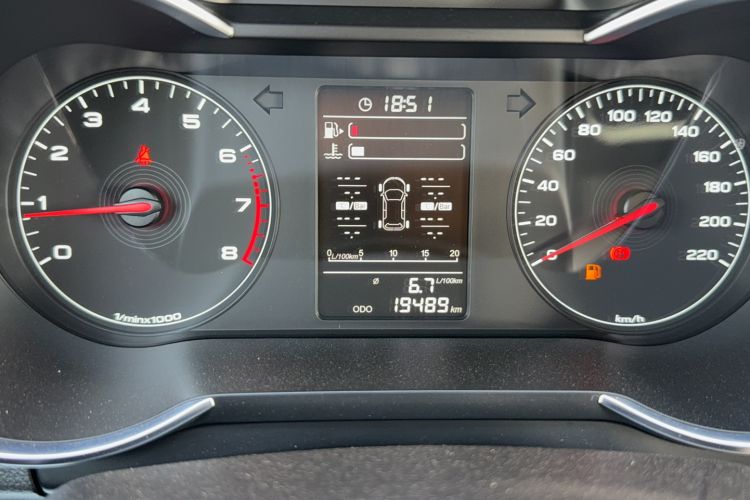 Used JETOUR X70M 2020 Restyled 1.5T Manual Travel Companion Version 7 Seats Odometer Close Up