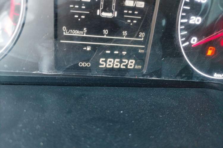 Used JETOUR X70M 2020 Revised 1.5T Manual Partner Version 5-Seater Odometer Close Up