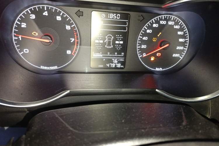 Used JETOUR X70M 2020 1.5T Manual Travel Companion Model Odometer Close Up