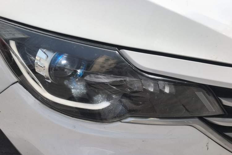 Used JETOUR X70M 2020 Revised 1.5T Manual Travel Companion Version 5 Seats Right Front Headlight