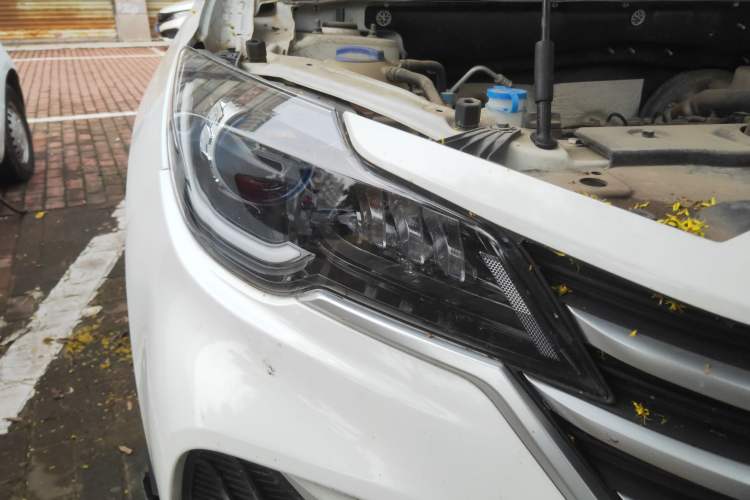 Used JETOUR X70M 2020 1.5T Manual Partner Model Right Front Headlight