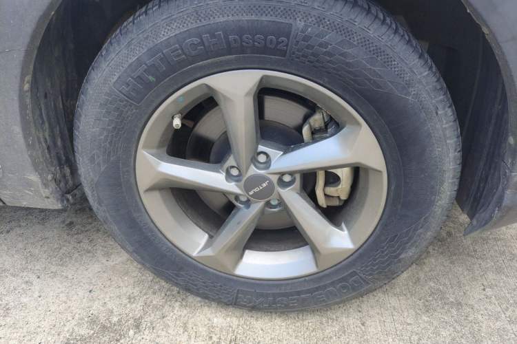 Used JETOUR X70M 2020 Revised 1.5T Manual Travel Companion Version 5 Seats Right Front Wheel Hub