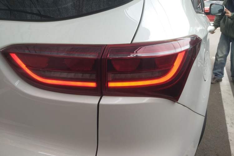 Used JETOUR X70M 2020 1.5T Manual Travel Companion Model Right Rear Taillight