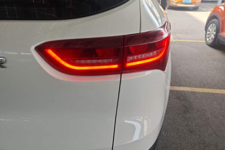 Used JETOUR X70M 2020 Revised Version 1.5T Manual - Travel Companion Type 6 Seats Right Rear Taillight