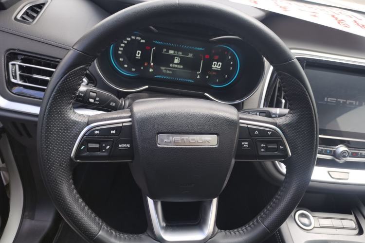Used JETOUR X70M 2020 Revised 1.5T DCT Prestige Partner Version 7 Seats Steering Wheel