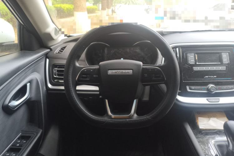Used JETOUR X70M 2020 Revised Version 1.5T DCT Companion Edition 6 Seats Steering Wheel