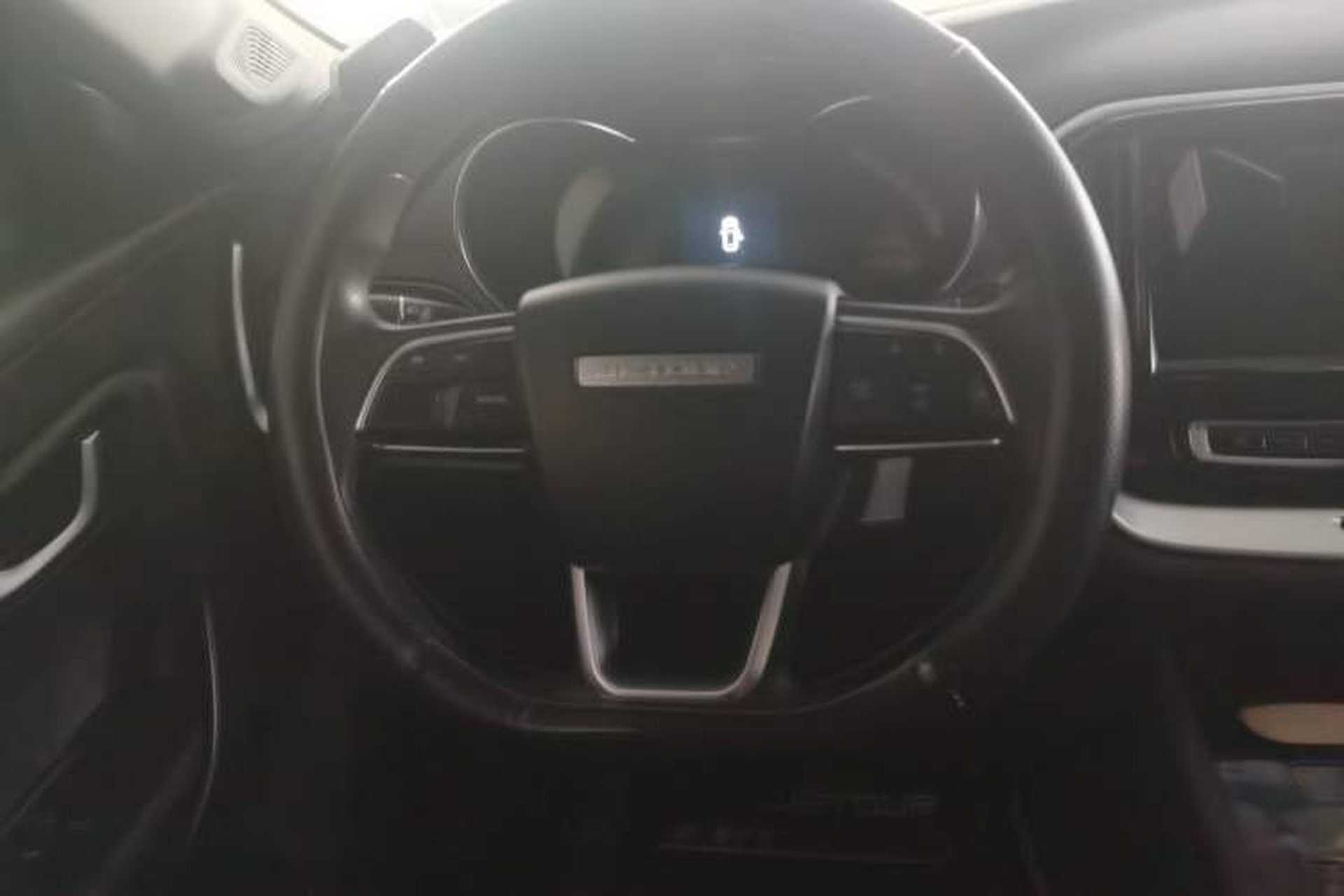 Used JETOUR X70M 2020 Revised Version 1.5T DCT Companion Edition 6 Seats Steering Wheel