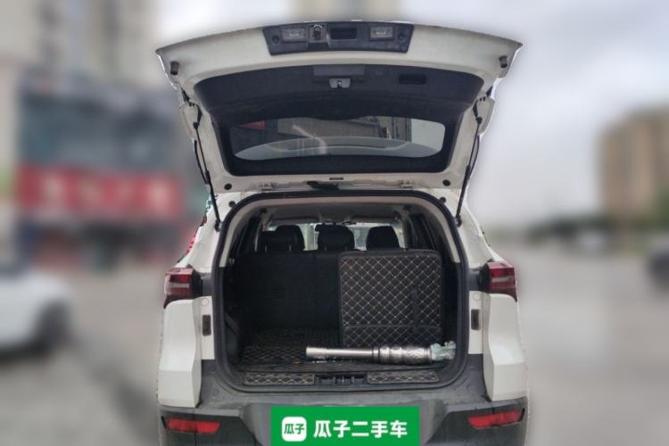 Used JETOUR X70M 2020 1.5T Manual Value-Packed 7-Seater Trunk