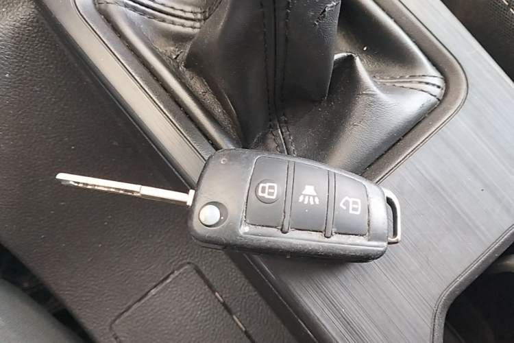 Used JETOUR X70M 2020 Revised 1.5T Manual Partner Version 7-Seater Vehicle Key