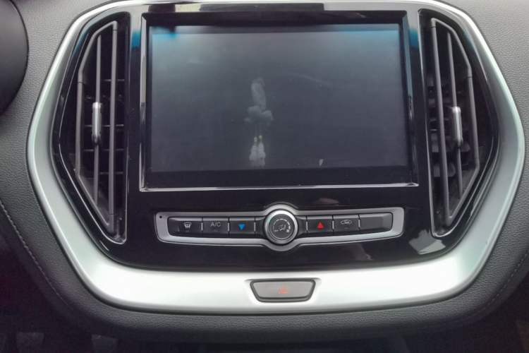 Used JETOUR X70M 2021 1.5T Manual Urban Partner Model 5 Seats Audio And AC Panel