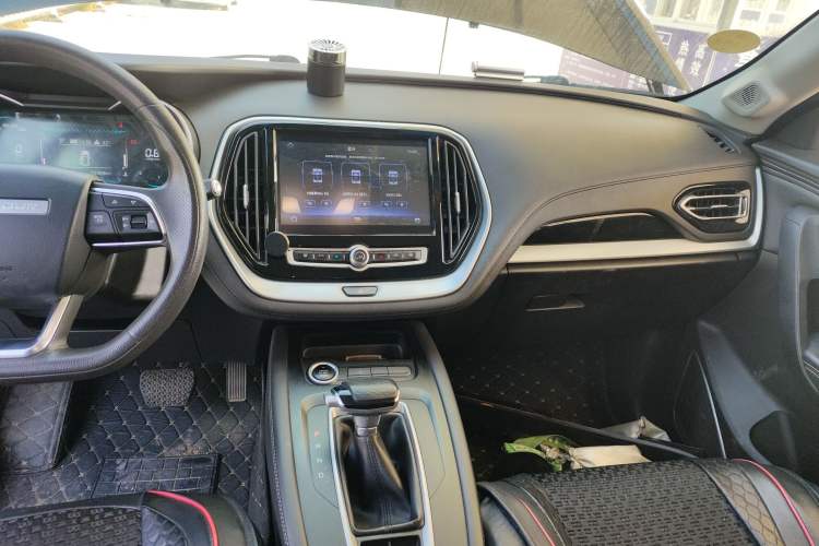 Used JETOUR X70M 2021 1.5T DCT Luxury Partner Model 5 Seats Audio And AC Panel