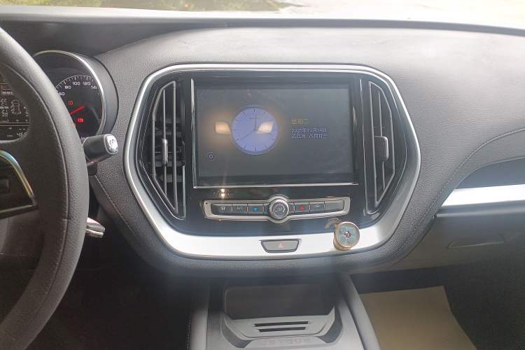 Used JETOUR X70M 2021 1.5T Manual Urban Partner 7-Seater Audio And AC Panel