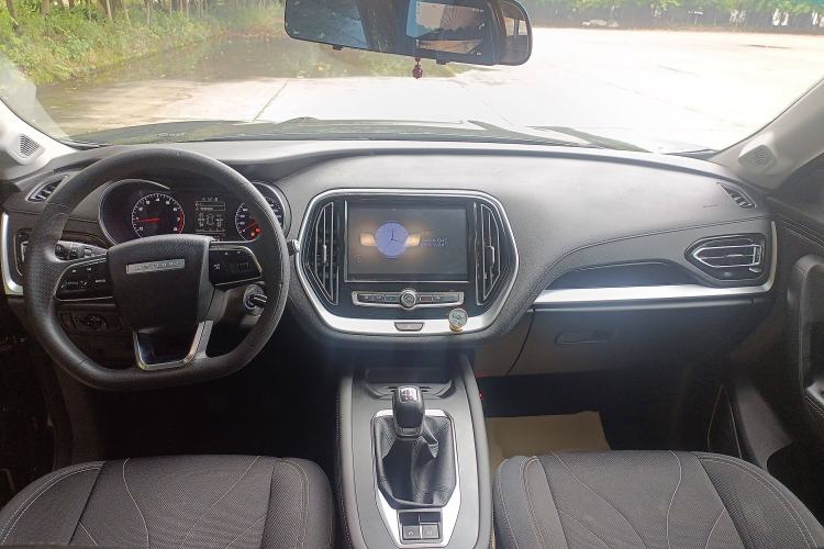 Used JETOUR X70M 2021 1.5T Manual Urban Partner 7-Seater Center Console