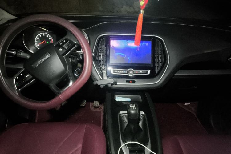 Used JETOUR X70M 2021 1.5T Manual Urban Partner 7-Seater Center Console