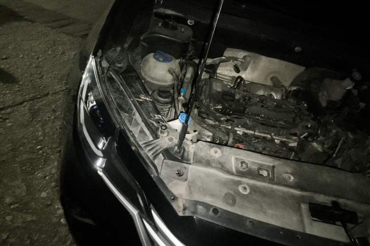 Used JETOUR X70M 2021 1.5T Manual Urban Partner 7-Seater Engine Bay Right