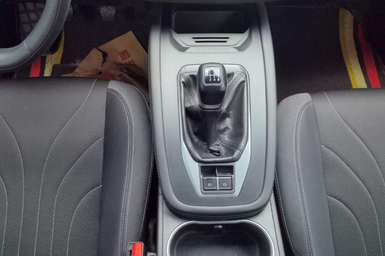 Used JETOUR X70M 2021 1.5T Manual Urban Partner Model 5 Seats Gear Lever
