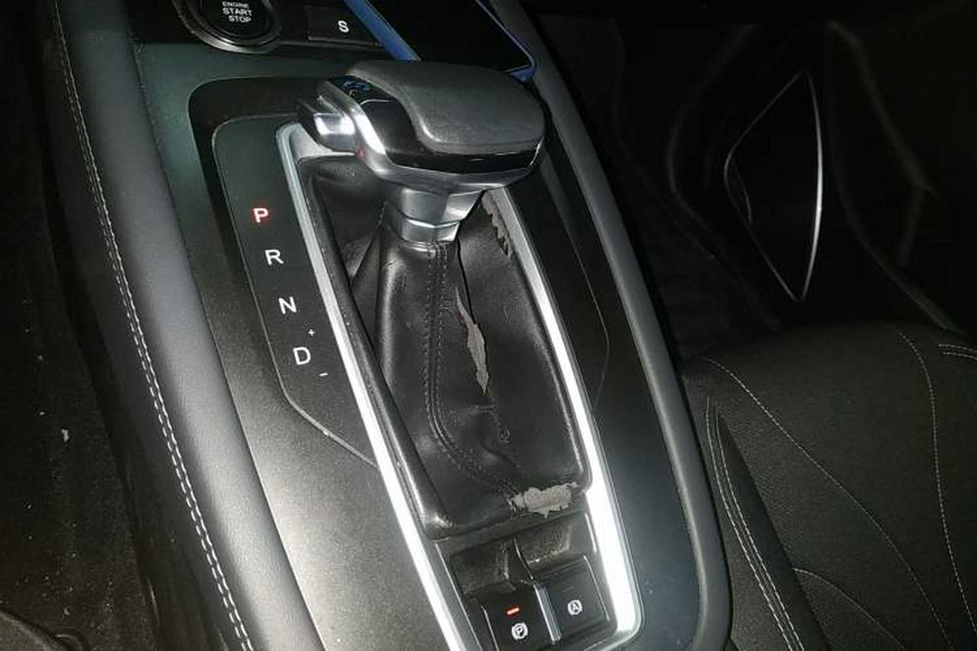 Used JETOUR X70M 2021 1.5T DCT Luxury Partner Model 7 Seats Gear Lever
