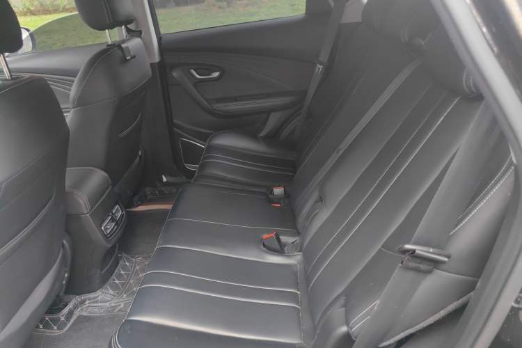 Used JETOUR X70M 2021 1.5T DCT Luxury Partner Model 7 Seats Interior 4