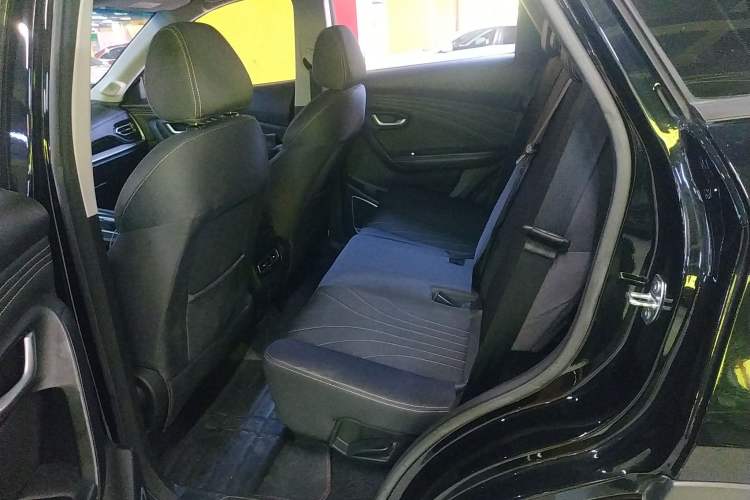 Used JETOUR X70M 2021 1.5T DCT Luxury Partner Model 7 Seats Interior 4