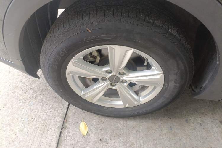 Used JETOUR X70M 2021 1.5T Manual Urban Partner 7-Seater Left Front Wheel Hub