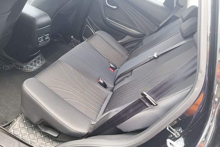 Used JETOUR X70M 2021 1.5T DCT Luxury Partner Model 5 Seats Left Rear Seat