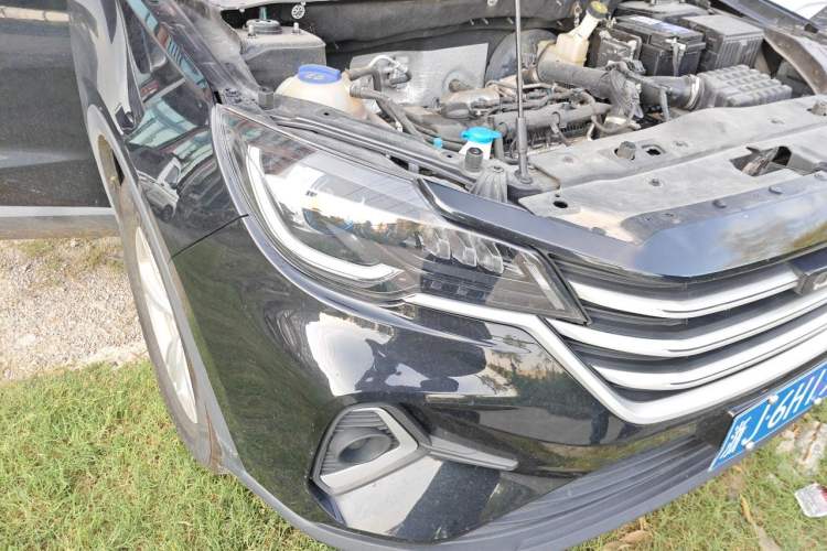Used JETOUR X70M 2021 1.5T DCT Luxury Partner Model 5 Seats Right Front Headlight
