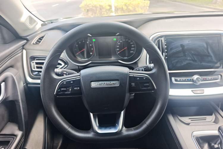 Used JETOUR X70M 2021 1.5T Manual Urban Partner Model 5 Seats Steering Wheel
