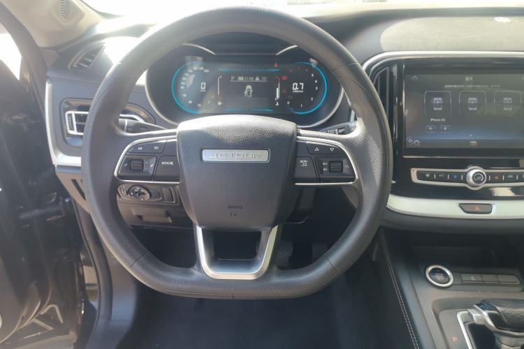 Used JETOUR X70M 2021 1.5T DCT Luxury Partner Model 7 Seats Steering Wheel