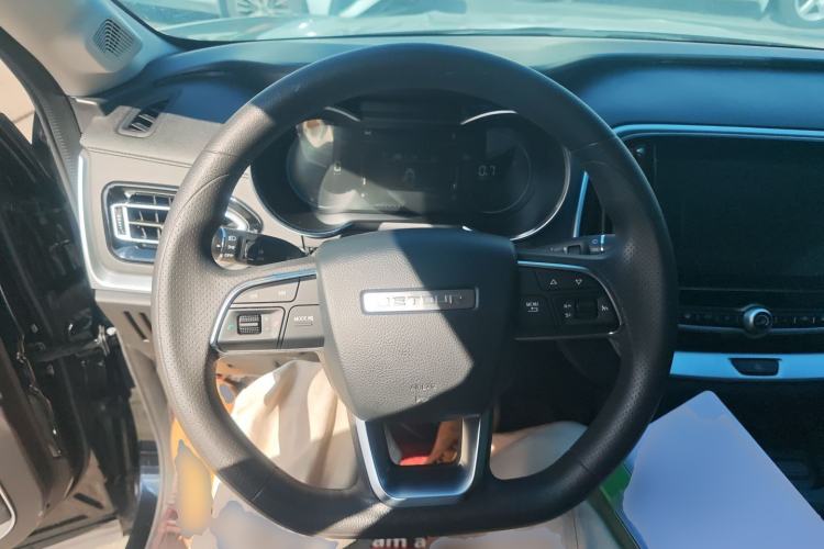 Used JETOUR X70M 2021 1.5T DCT Luxury Partner Model 7 Seats Steering Wheel