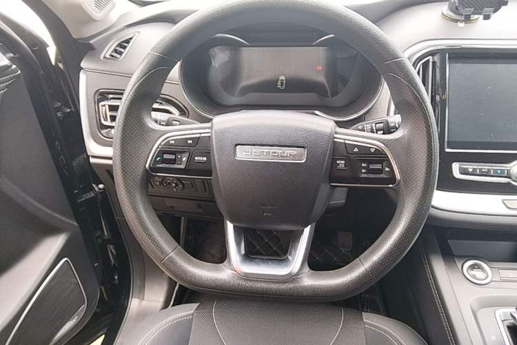 Used JETOUR X70M 2021 1.5T DCT Luxury Partner Model 5 Seats Steering Wheel