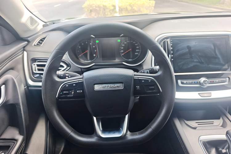 Used JETOUR X70M 2021 1.5T Manual Urban Partner Model 5 Seats Steering Wheel