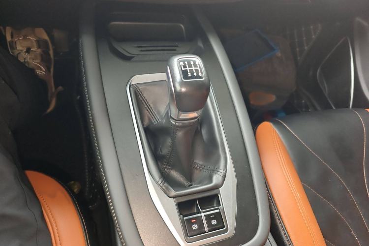 Used JETOUR X70M 2021 1.5T Manual Urban Partner 7-Seater Gear Lever