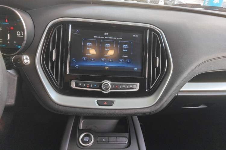 Used JETOUR X70M 2021 1.5T DCT Luxury Partner Model 7 Seats Audio And AC Panel