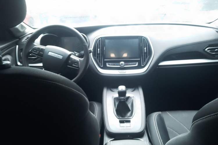 Used JETOUR X70M 2021 1.5T Manual Urban Partner 7-Seater Center Console