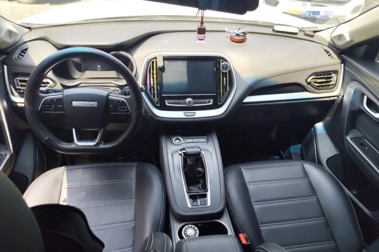 Used JETOUR X70M 2021 1.5T DCT Luxury Partner Model 5 Seats Center Console
