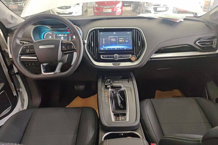Used JETOUR X70M 2021 1.5T DCT Luxury Partner Model 7 Seats Center Console