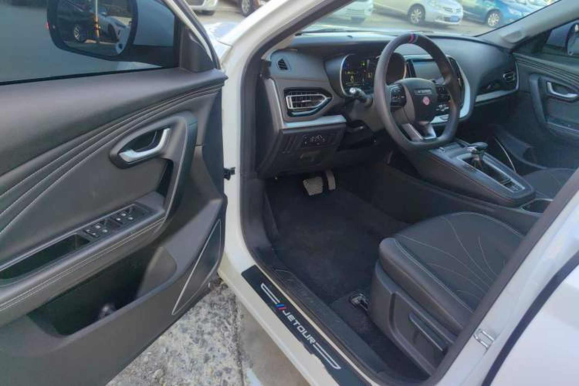 Used JETOUR X70M 2021 1.5T DCT Luxury Partner Model 7 Seats Driver Seat