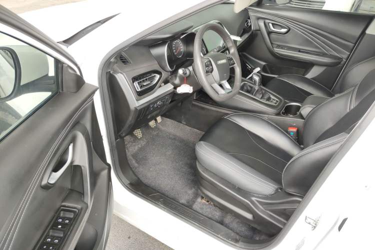 Used JETOUR X70M 2021 1.5T Manual Urban Partner Model 5 Seats Driver Seat